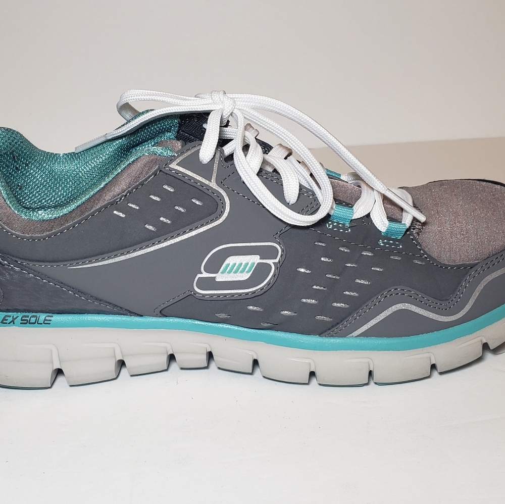 Sketchers tennis shoes training memory foam 10